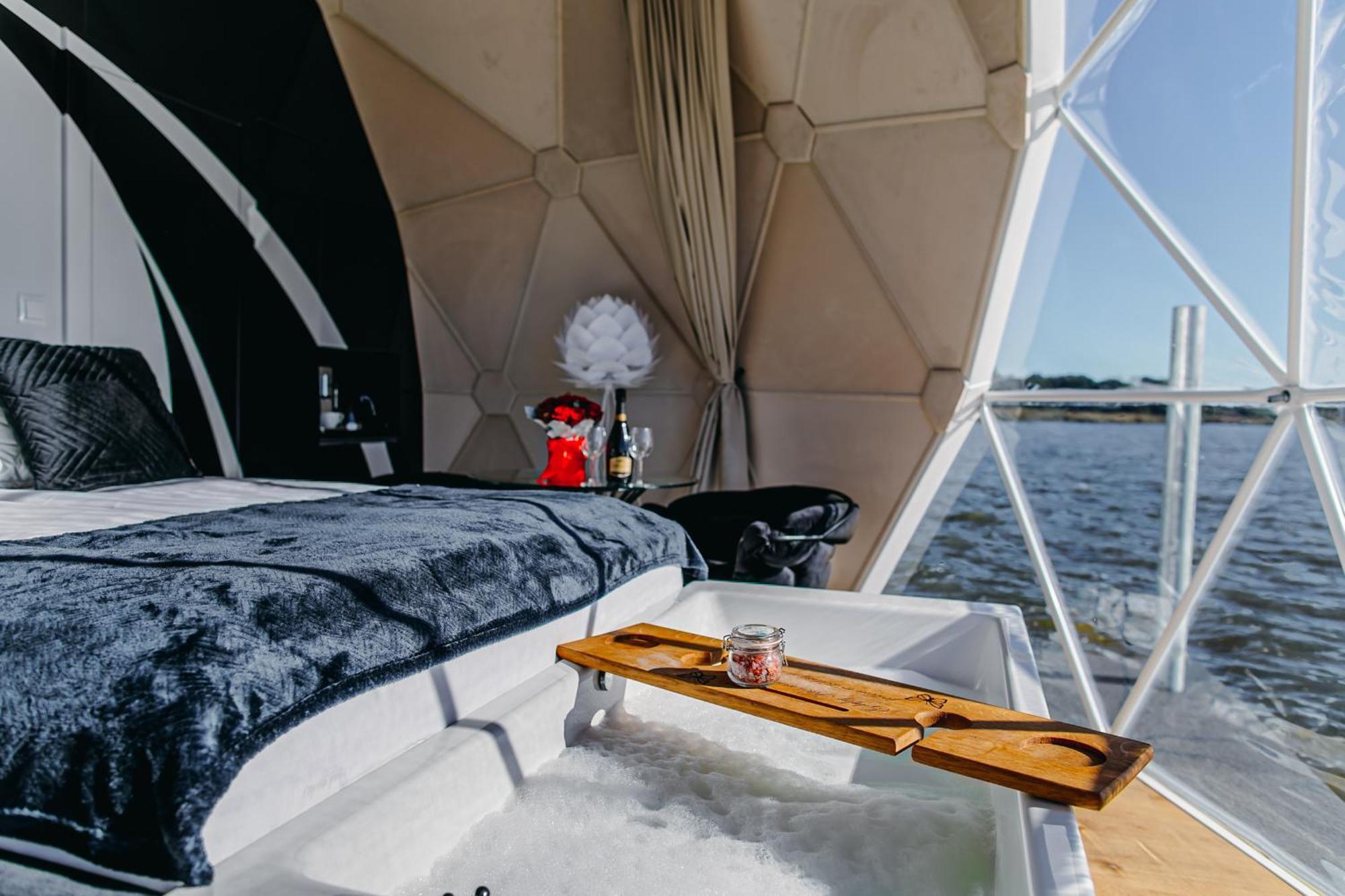 Grand Ht Houseboats - Domki Na Wodzie - Sauna, Jacuzzi, Kominek Mielno  Habitación foto